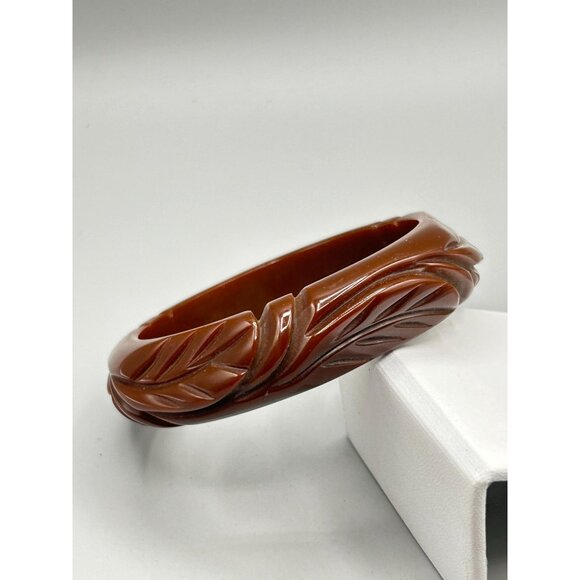 Vintage Carved Chocolate Brown Bakelite Bangle Bracelet Leaf Design - Picture 3 of 8